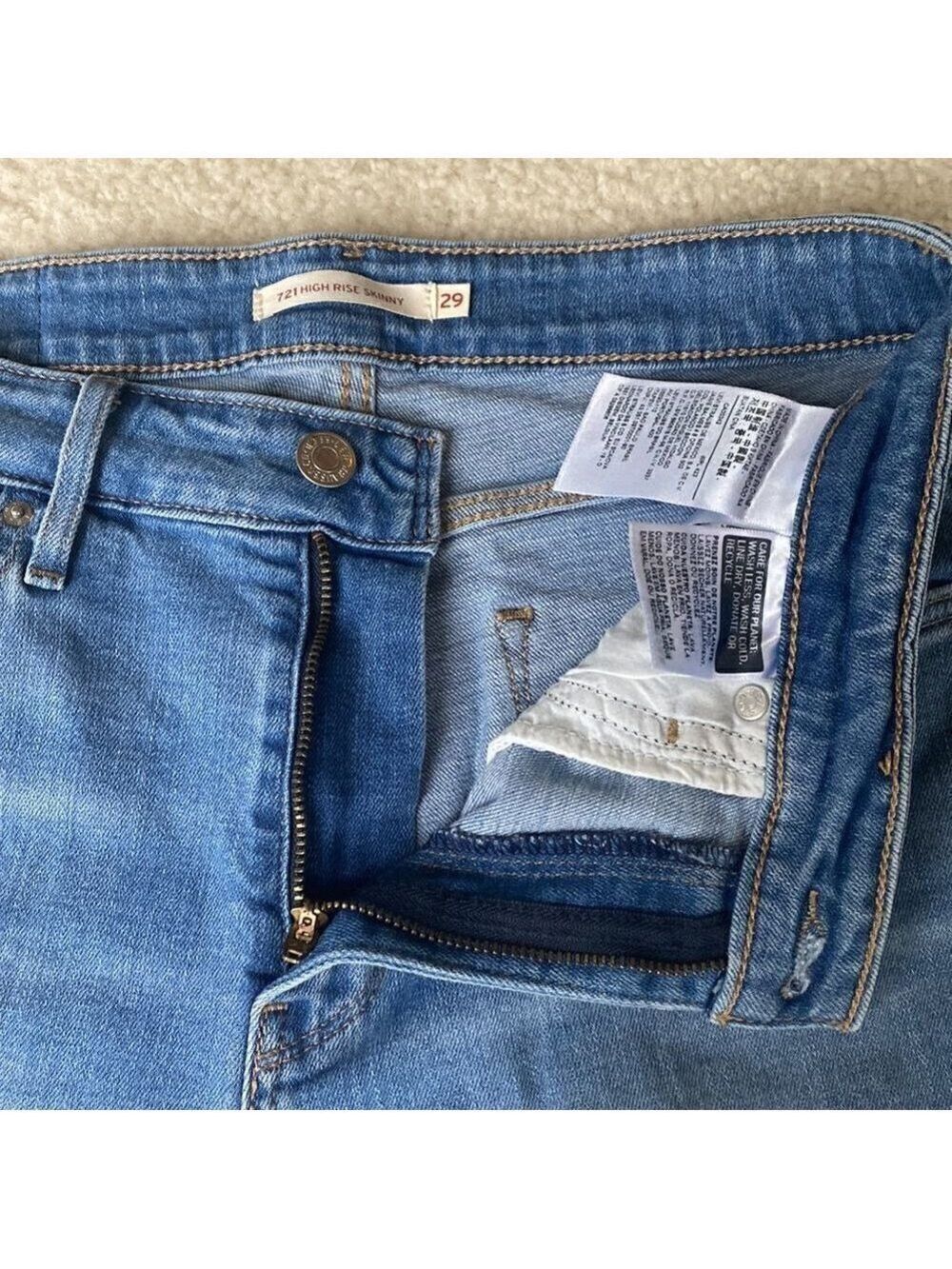 Levi's Skinny Jeans Distressed High Rise - Picture 6 of 7